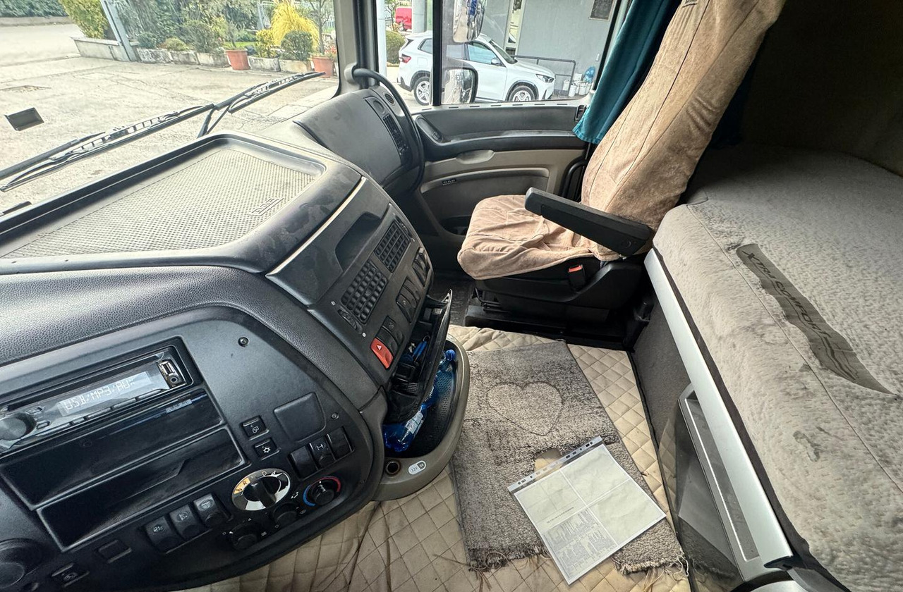 DAF XF 105.460 - 2010 - AUTOMATICO - شاحنة جرار: صور 3 DAF XF 105.460 - 2010 - AUTOMATICO - شاحنة جرار: صور 3