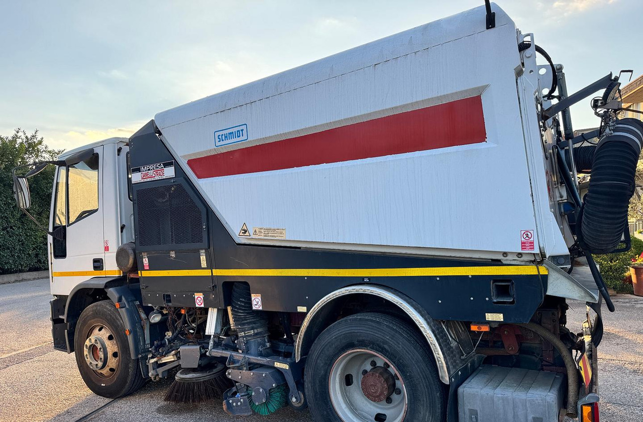 Iveco EuroCargo 150E18 spazzatrice - سياره كنس شوارع: صور 5 Iveco EuroCargo 150E18 spazzatrice - سياره كنس شوارع: صور 5