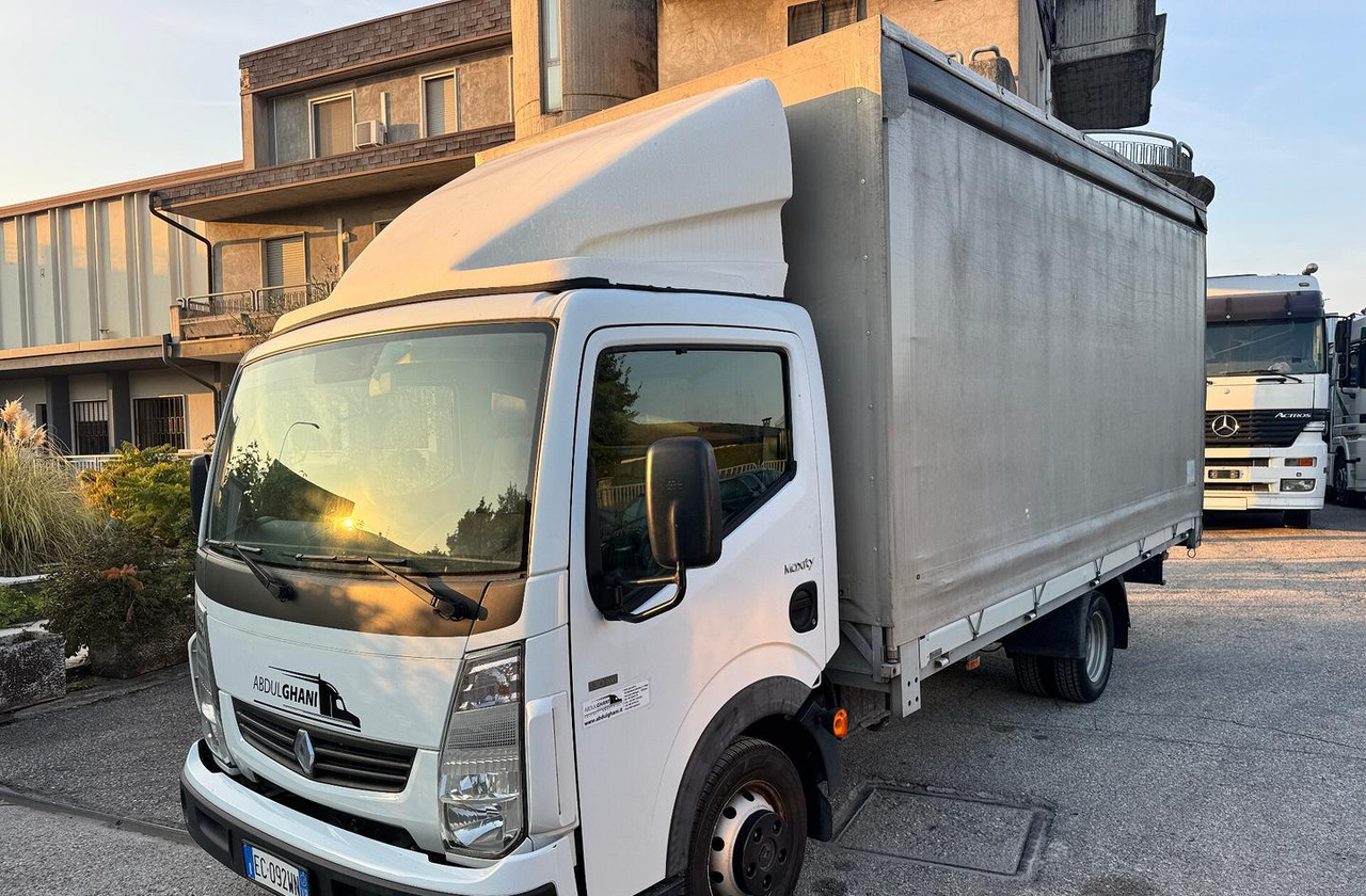 Renault Trucks Maxity 135.35 dxi - شاحنة ستارة: صور 2 Renault Trucks Maxity 135.35 dxi - شاحنة ستارة: صور 2