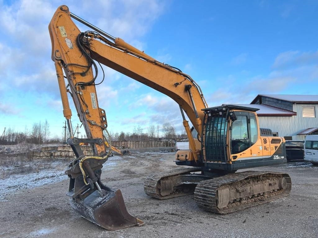 Hyundai Robex 220 LC-9 A - حفارات زحافة: صور 1 Hyundai Robex 220 LC-9 A - حفارات زحافة: صور 1