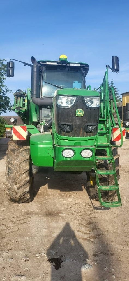 John Deere R4040i - آلة الرش ذاتية الحركة: صور 3 John Deere R4040i - آلة الرش ذاتية الحركة: صور 3