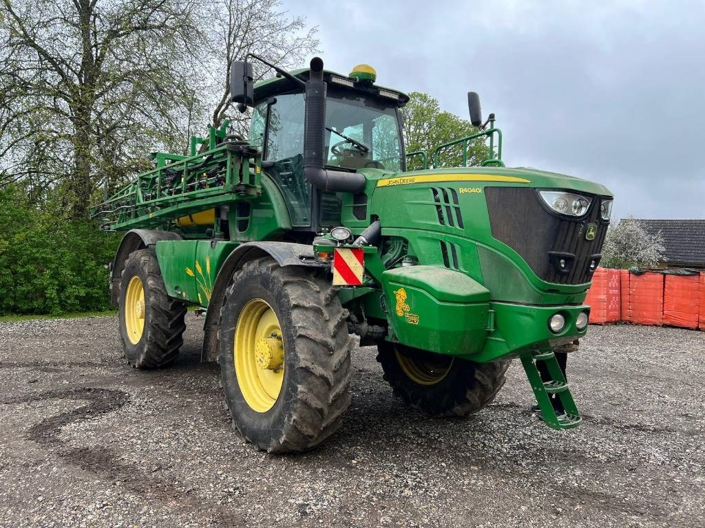 John Deere R4040i - آلة الرش ذاتية الحركة: صور 2 John Deere R4040i - آلة الرش ذاتية الحركة: صور 2