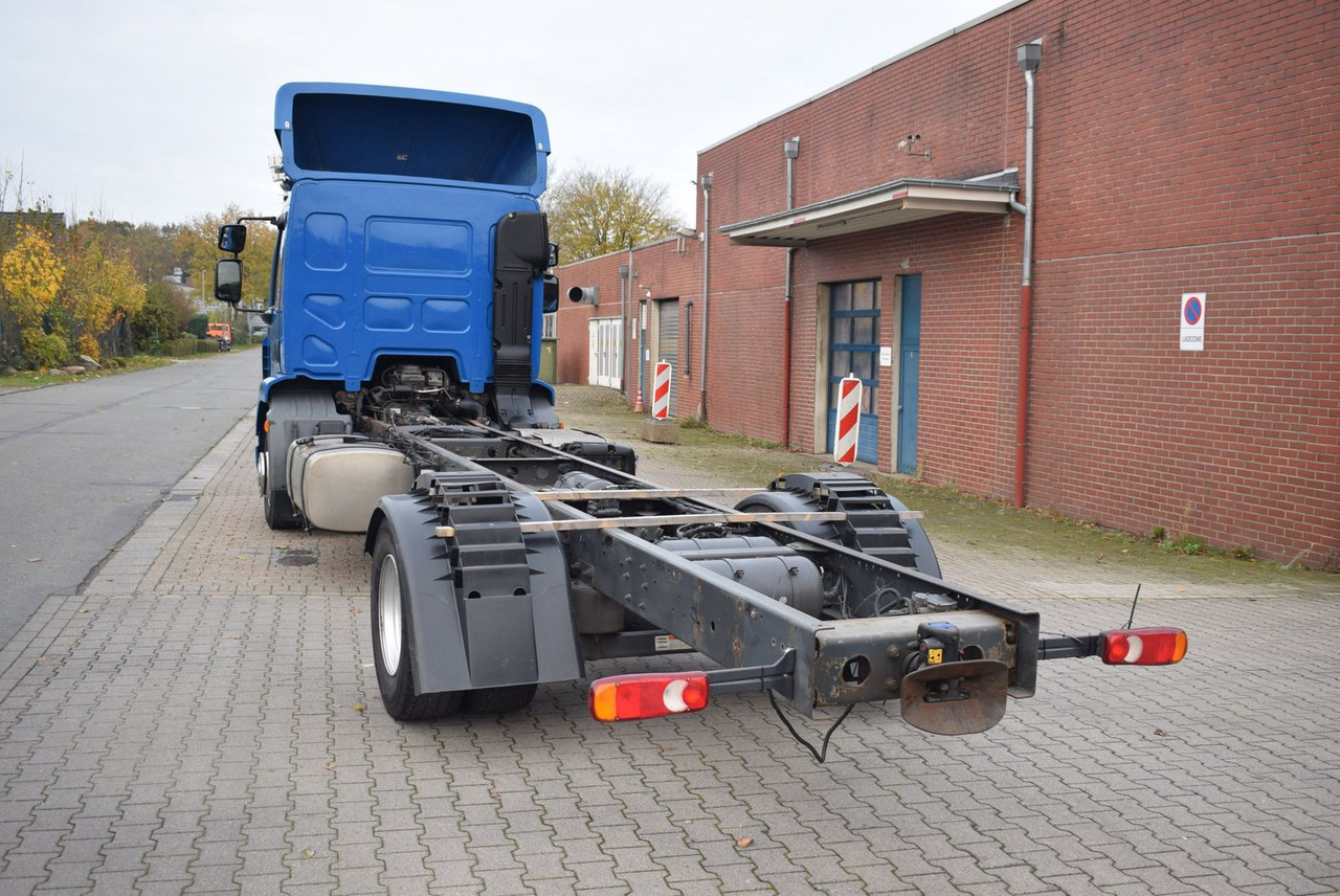 DAF LF 280 Fahrgestell Klima Navi 8-Gang ACC AHK - الشاسيه شاحنة: صور 5 DAF LF 280 Fahrgestell Klima Navi 8-Gang ACC AHK - الشاسيه شاحنة: صور 5