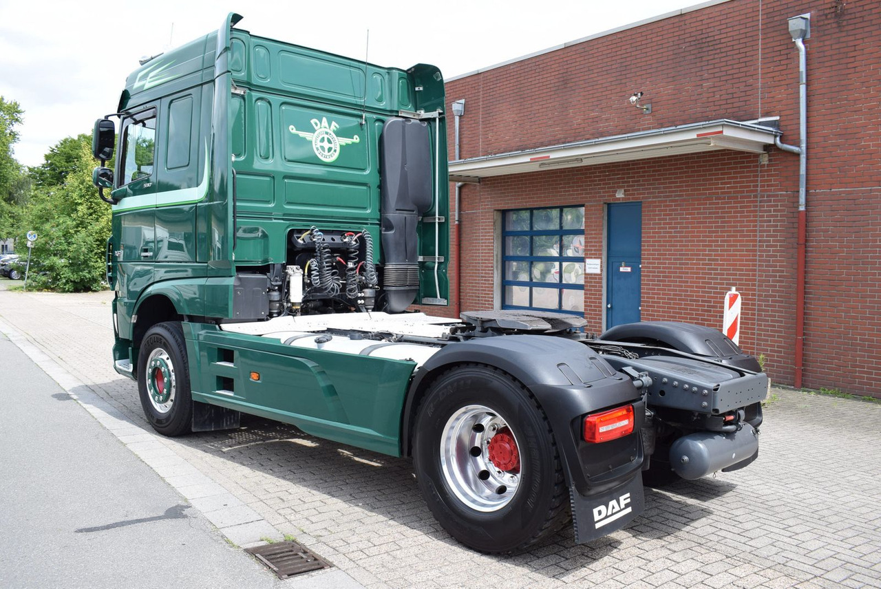 DAF XF 530 FT Retarder Leder Standklima Hydraulik - شاحنة جرار: صور 5 DAF XF 530 FT Retarder Leder Standklima Hydraulik - شاحنة جرار: صور 5