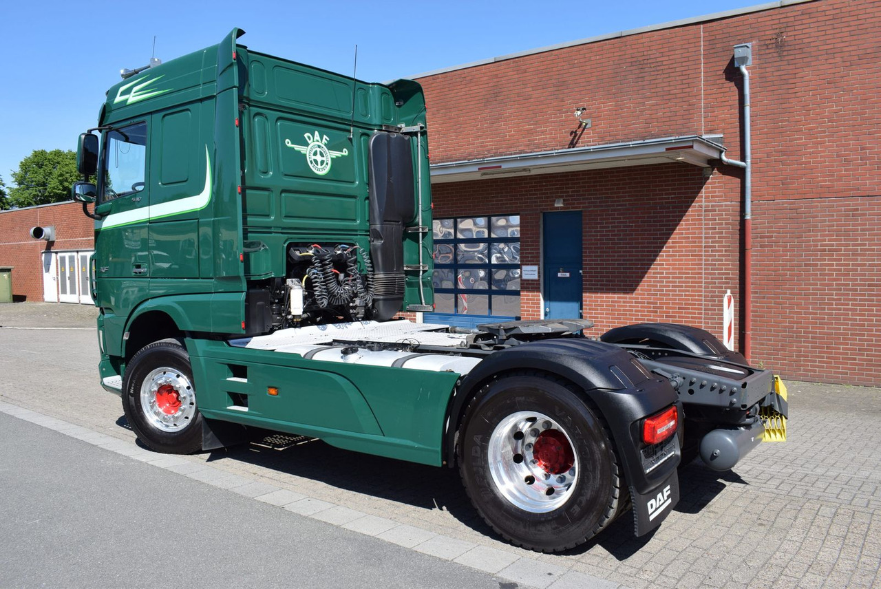 DAF XF 530 FT Retarder Leder Standklima Hydraulik - شاحنة جرار: صور 5 DAF XF 530 FT Retarder Leder Standklima Hydraulik - شاحنة جرار: صور 5