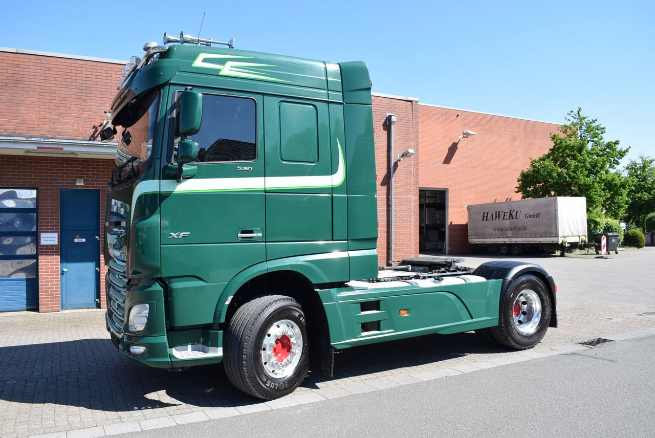 DAF XF 530 FT Retarder Leder Standklima Hydraulik - شاحنة جرار: صور 2 DAF XF 530 FT Retarder Leder Standklima Hydraulik - شاحنة جرار: صور 2