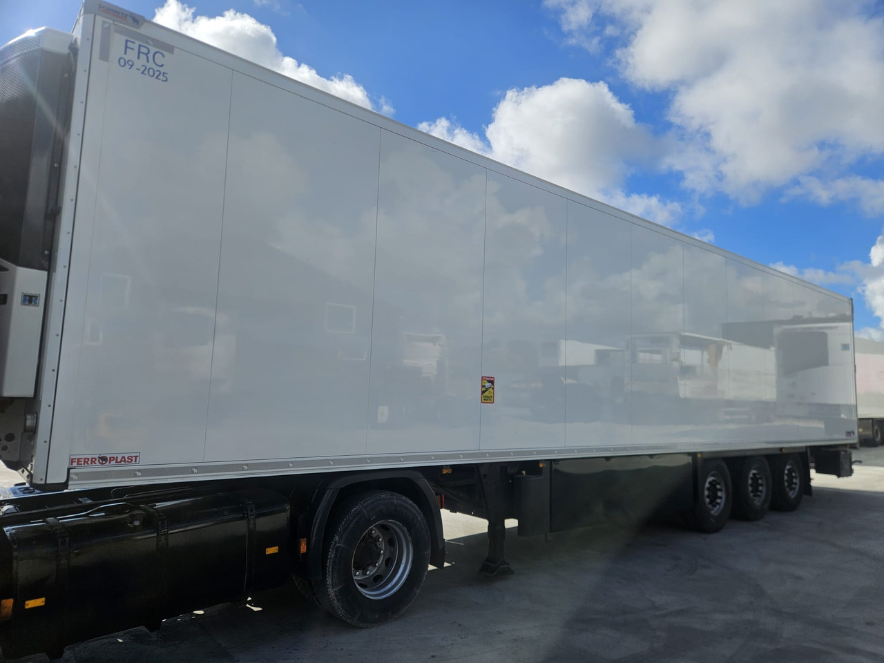 SCHMITZ CARGOBULL SKO 24/L - FP 60 ThermoKing SLXi300 - مبردة نصف مقطورة: صور 2 SCHMITZ CARGOBULL SKO 24/L - FP 60 ThermoKing SLXi300 - مبردة نصف مقطورة: صور 2