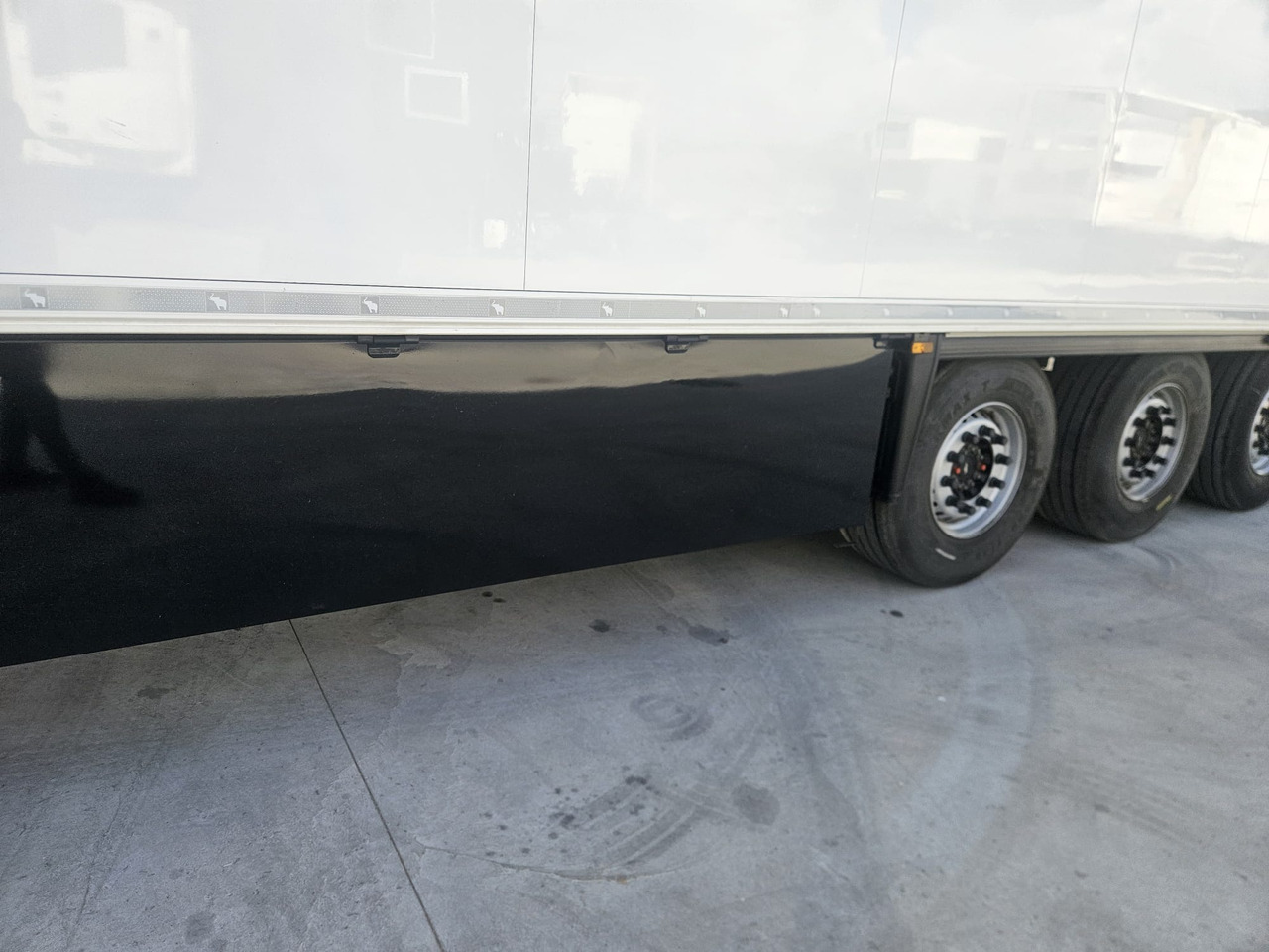 SCHMITZ CARGOBULL SKO 24/L - FP 60 ThermoKing SLXi300 - مبردة نصف مقطورة: صور 3 SCHMITZ CARGOBULL SKO 24/L - FP 60 ThermoKing SLXi300 - مبردة نصف مقطورة: صور 3