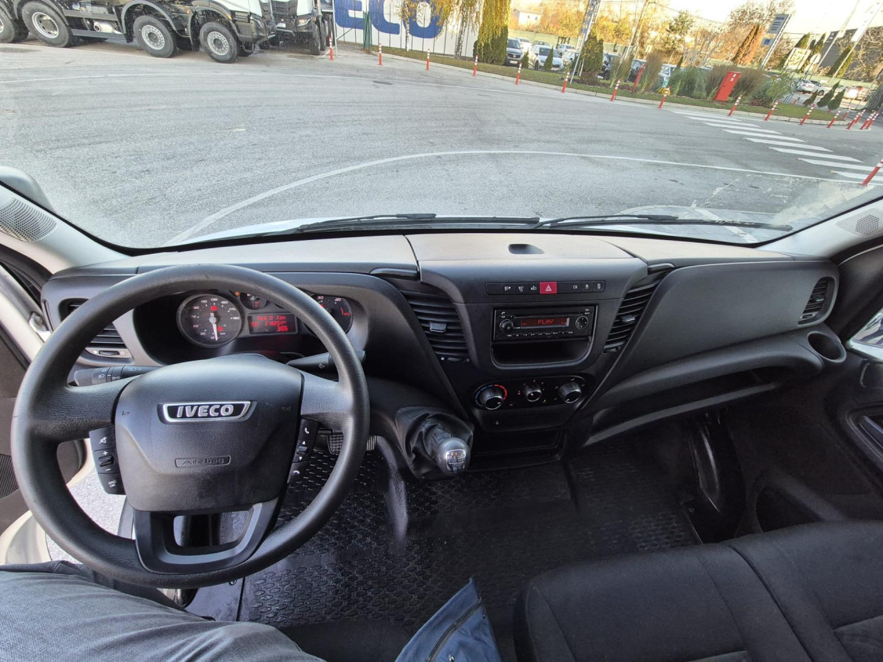 IVECO DAILY35C13V12m3 - ميكروباص: صور 2 IVECO DAILY35C13V12m3 - ميكروباص: صور 2