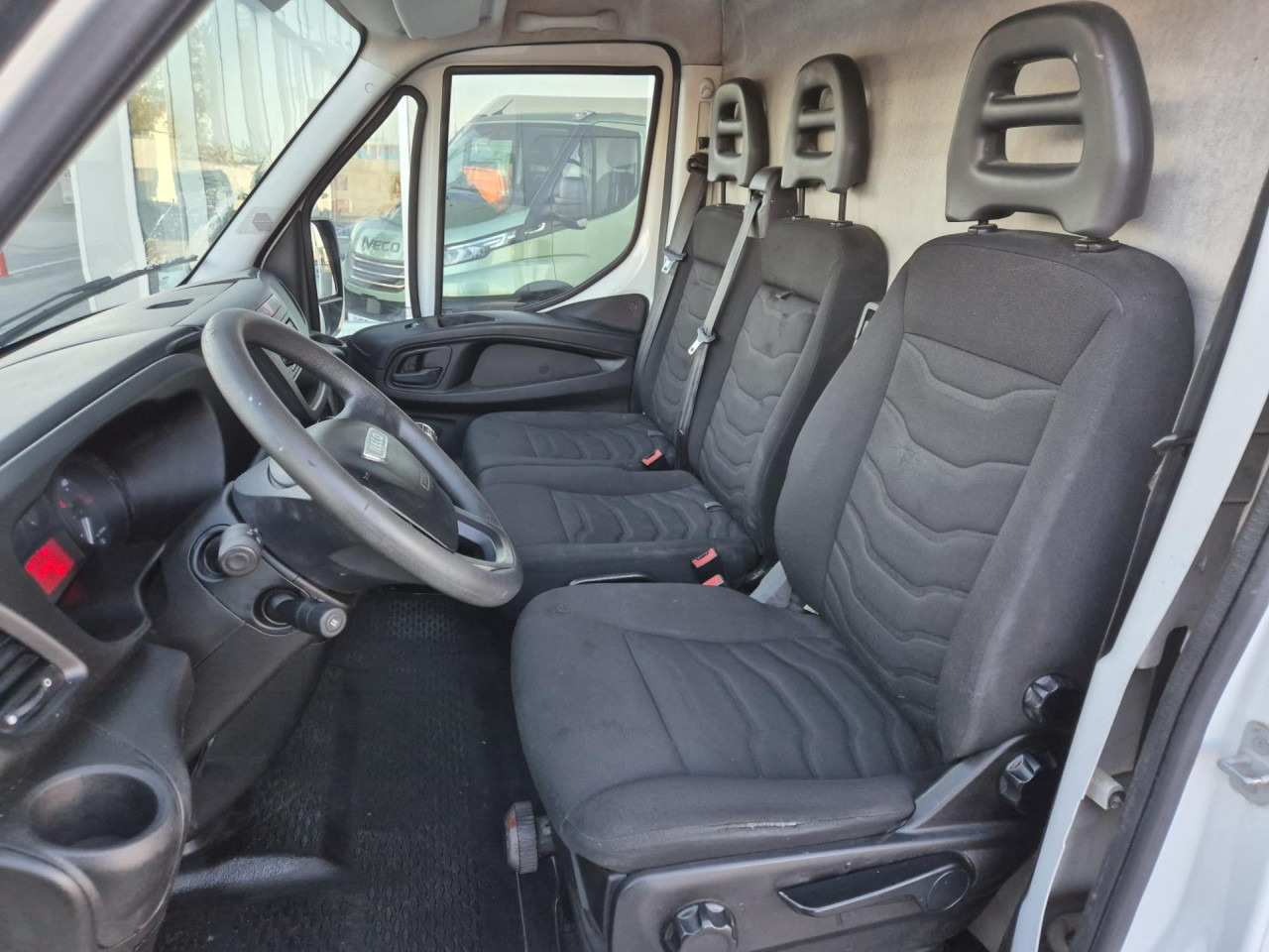 IVECO DAILY35C13V12m3 - ميكروباص: صور 3 IVECO DAILY35C13V12m3 - ميكروباص: صور 3