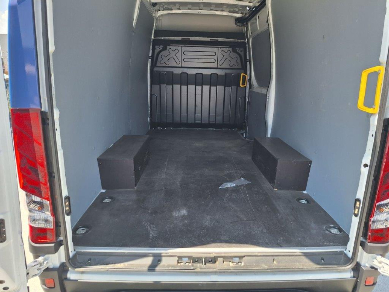فان, فان كهربائية IVECO 35S14E/P: صور 9