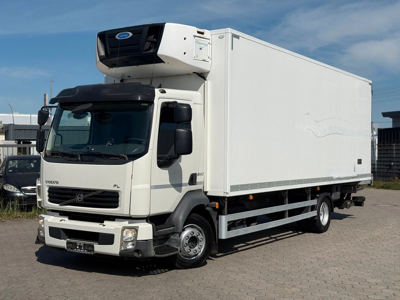 Volvo FL 240 Carrier Easy Cold+Hebebühne - مبردة شاحنة: صور 1 Volvo FL 240 Carrier Easy Cold+Hebebühne - مبردة شاحنة: صور 1