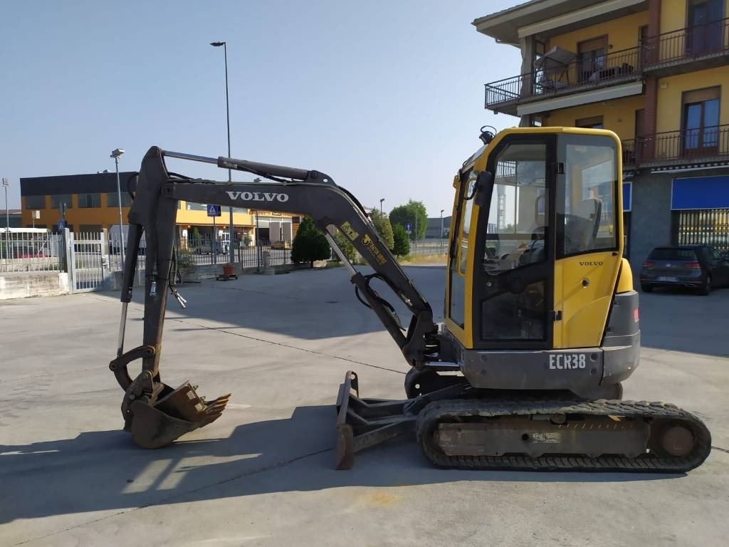 Volvo ECR 38 - حفارة مصغرة: صور 2 Volvo ECR 38 - حفارة مصغرة: صور 2