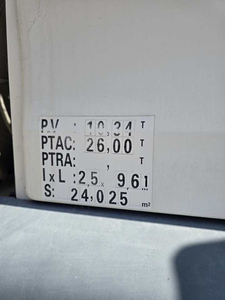 MAN TGA 26-320 - شاحنة صهريج: صور 2 MAN TGA 26-320 - شاحنة صهريج: صور 2