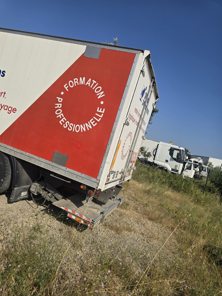 بصندوق مغلق شاحنة Renault PREMIUM 300: صور 8