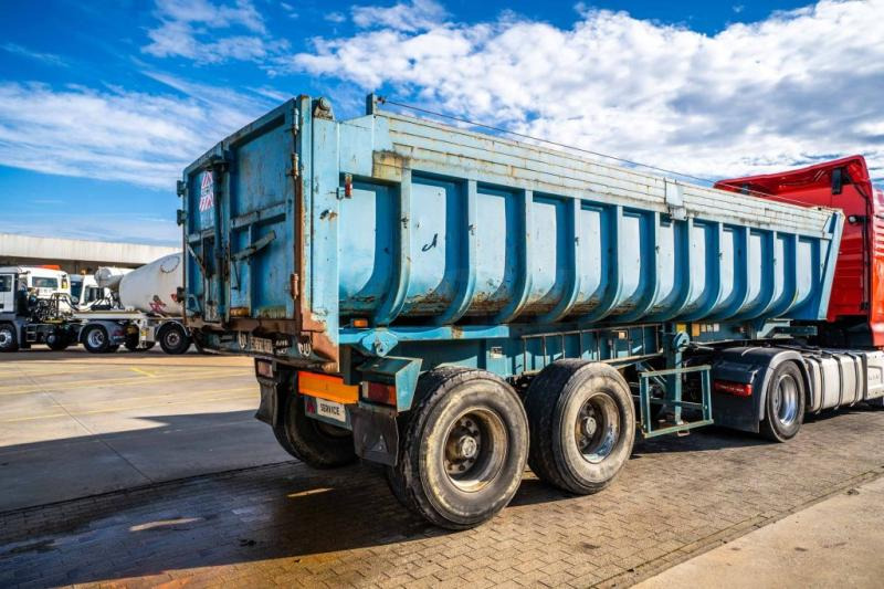 Benalu FRUEHAUF DF33 - قلابة نصف مقطورة: صور 4 Benalu FRUEHAUF DF33 - قلابة نصف مقطورة: صور 4