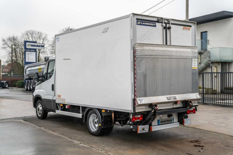 Iveco DAILY 35.180 +CARRIER + DHOLLANDIA - الشاحنات الصغيرة المبردة: صور 5 Iveco DAILY 35.180 +CARRIER + DHOLLANDIA - الشاحنات الصغيرة المبردة: صور 5