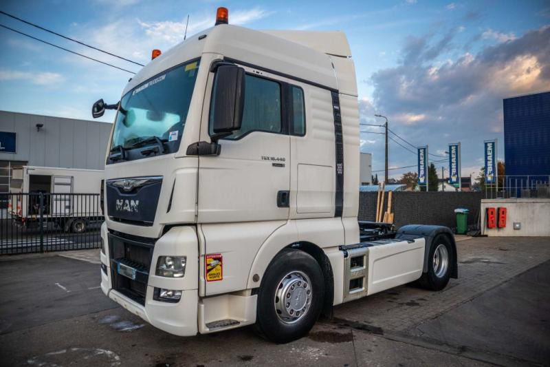 MAN TGX 18.440 XLX BLS+INTARDER - شاحنة جرار: صور 1 MAN TGX 18.440 XLX BLS+INTARDER - شاحنة جرار: صور 1