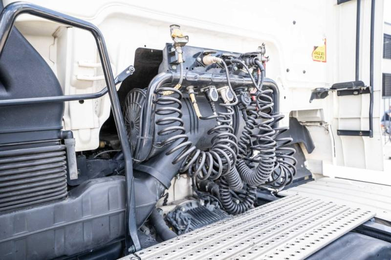 MAN TGX 18.480 XLX BLS+INTARDER - شاحنة جرار: صور 4 MAN TGX 18.480 XLX BLS+INTARDER - شاحنة جرار: صور 4