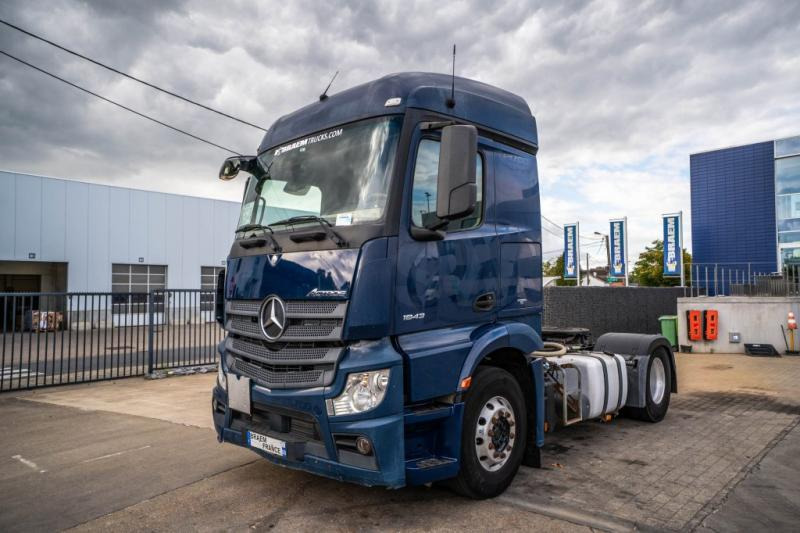 Mercedes ACTROS 1843 LS + HYDRAULIQUE - شاحنة جرار: صور 1 Mercedes ACTROS 1843 LS + HYDRAULIQUE - شاحنة جرار: صور 1