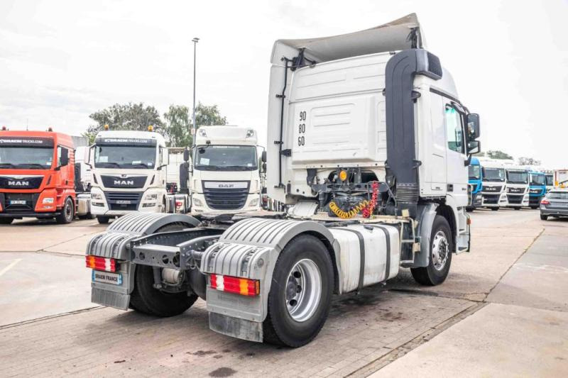 Mercedes ACTROS 1844 LS-MP3+E5+VOITH - شاحنة جرار: صور 3 Mercedes ACTROS 1844 LS-MP3+E5+VOITH - شاحنة جرار: صور 3
