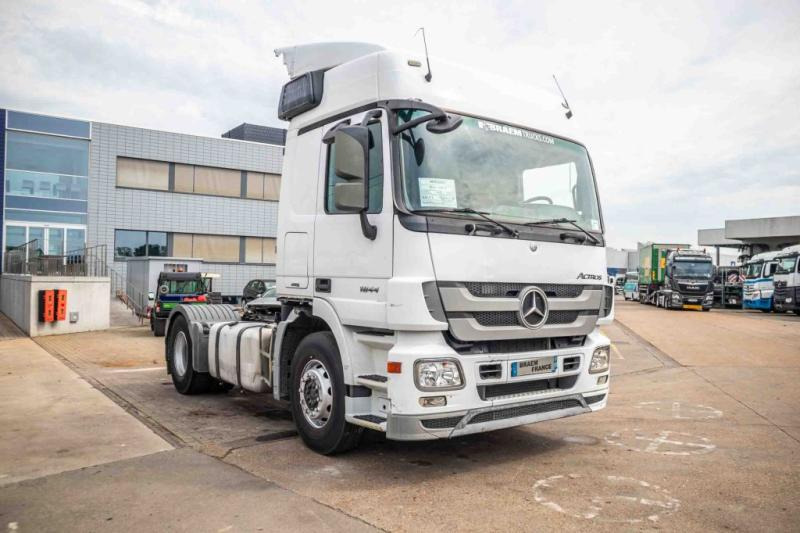 Mercedes ACTROS 1844 LS-MP3+E5+VOITH - شاحنة جرار: صور 2 Mercedes ACTROS 1844 LS-MP3+E5+VOITH - شاحنة جرار: صور 2
