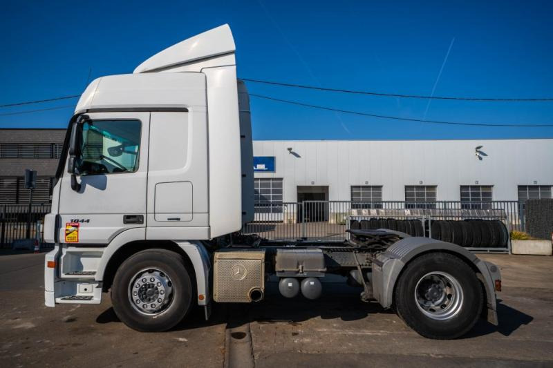 Mercedes ACTROS 1844 LS-MP3 +VOITH - شاحنة جرار: صور 5 Mercedes ACTROS 1844 LS-MP3 +VOITH - شاحنة جرار: صور 5