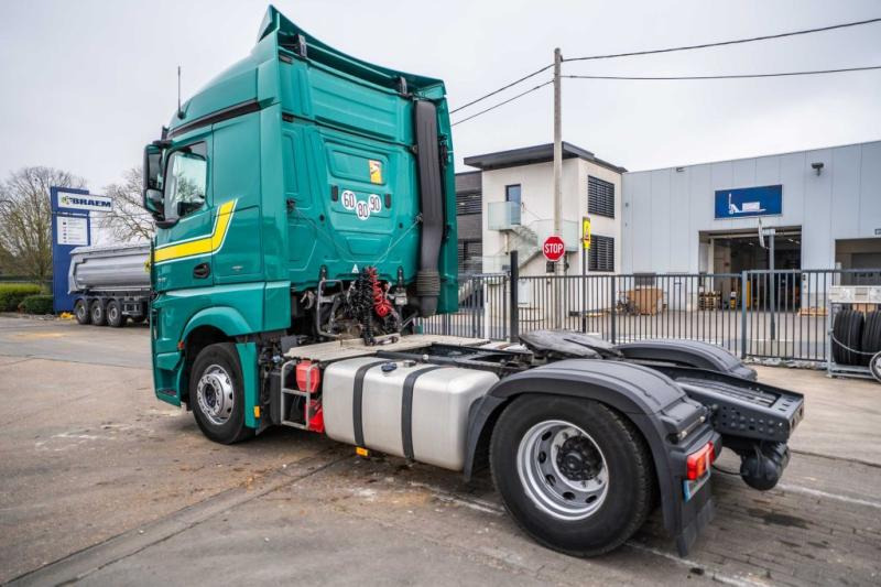 Mercedes ACTROS 1845 LS - شاحنة جرار: صور 5 Mercedes ACTROS 1845 LS - شاحنة جرار: صور 5