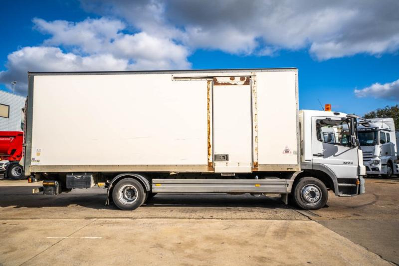 Mercedes ATEGO 1222 + D'HOLLANDIA 1.5T - بصندوق مغلق شاحنة: صور 3 Mercedes ATEGO 1222 + D'HOLLANDIA 1.5T - بصندوق مغلق شاحنة: صور 3