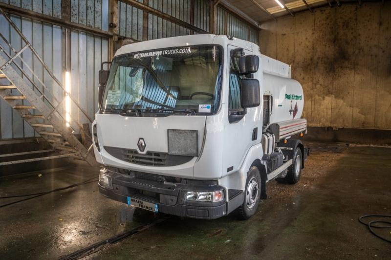 Renault 180 DCI+5500L/3COMP LAMES - شاحنة صهريج: صور 1 Renault 180 DCI+5500L/3COMP LAMES - شاحنة صهريج: صور 1