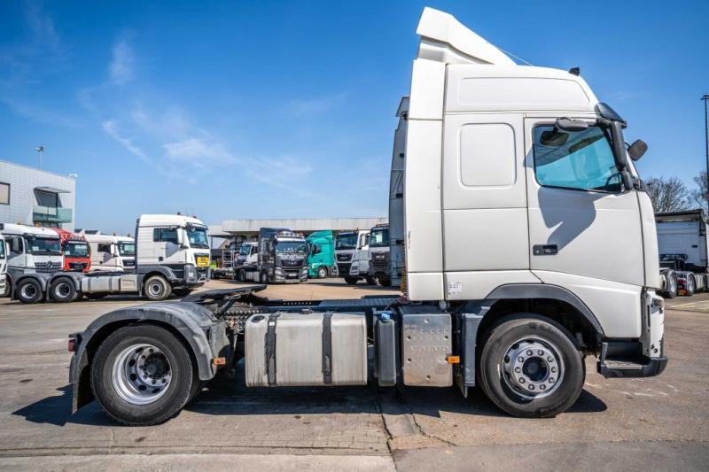 Volvo FH 3 460 - شاحنة جرار: صور 3 Volvo FH 3 460 - شاحنة جرار: صور 3