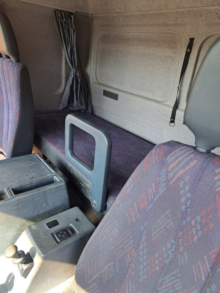 MERCEDES-BENZ 1823 - شاحنة نقل سيارات شاحنة: صور 5 MERCEDES-BENZ 1823 - شاحنة نقل سيارات شاحنة: صور 5