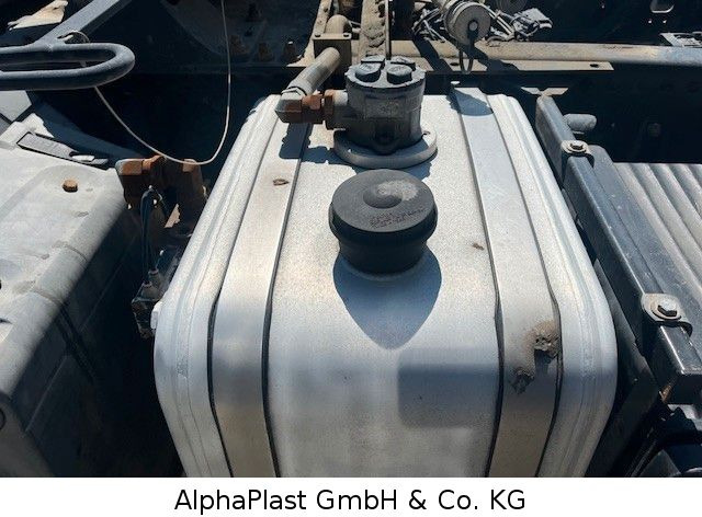 MAN 18.400 / 4x2 Hydraulik Orginal KM TipTop 18.400 / 4x2 Hydraulik Orginal KM TipTop - شاحنة جرار: صور 4 MAN 18.400 / 4x2 Hydraulik Orginal KM TipTop 18.400 / 4x2 Hydraulik Orginal KM TipTop - شاحنة جرار: صور 4