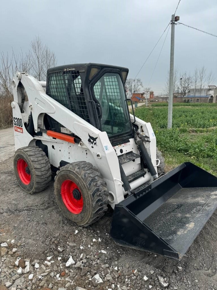 Bobcat S 300 - شيول صغير: صور 4 Bobcat S 300 - شيول صغير: صور 4