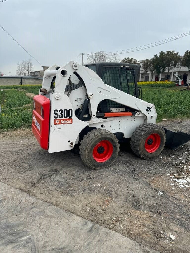 Bobcat S 300 - شيول صغير: صور 4 Bobcat S 300 - شيول صغير: صور 4