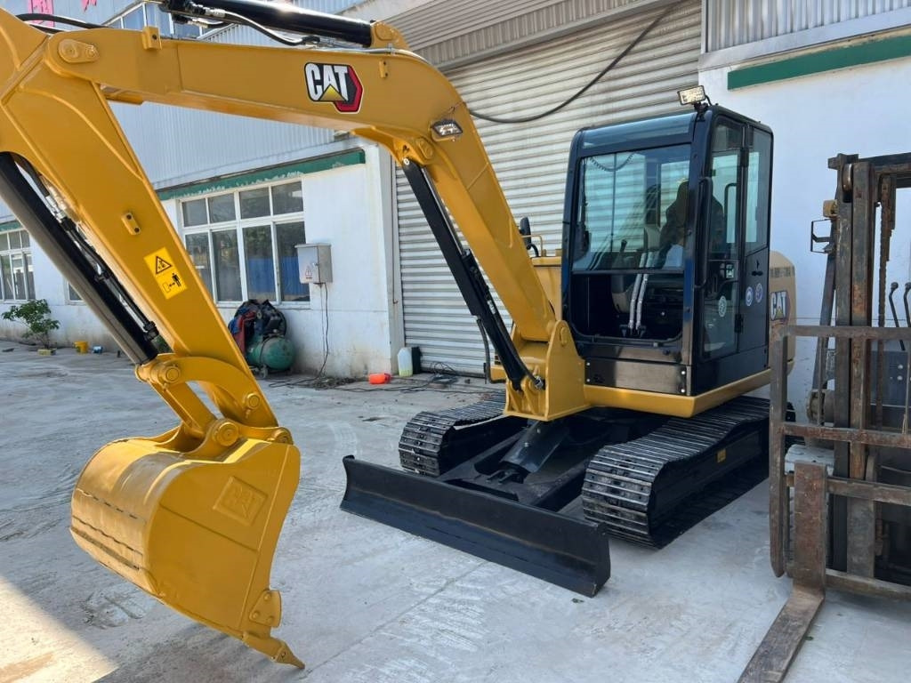 CAT 305.5 - حفارات زحافة: صور 1 CAT 305.5 - حفارات زحافة: صور 1