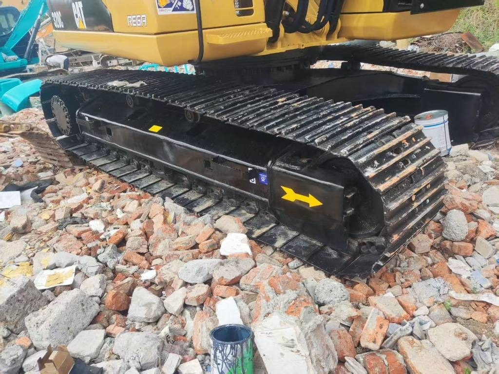 CAT 320 C - حفارات زحافة: صور 5 CAT 320 C - حفارات زحافة: صور 5