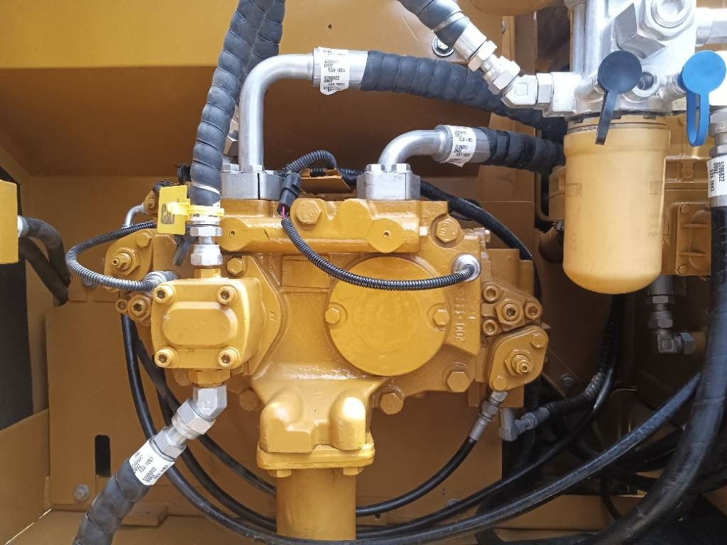 CAT 320D2  - حفارات زحافة: صور 5 CAT 320D2  - حفارات زحافة: صور 5