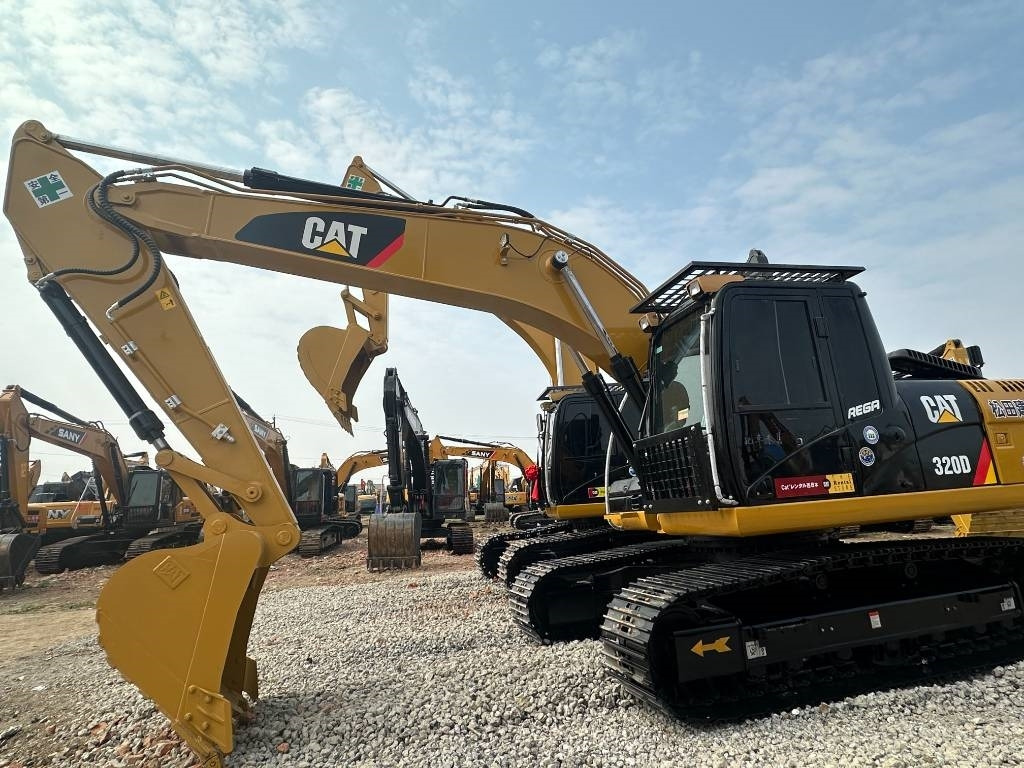 CAT 320D2 - حفارات زحافة: صور 2 CAT 320D2 - حفارات زحافة: صور 2