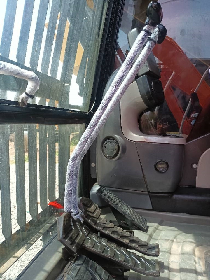 CAT 320D2  - حفارات زحافة: صور 2 CAT 320D2  - حفارات زحافة: صور 2