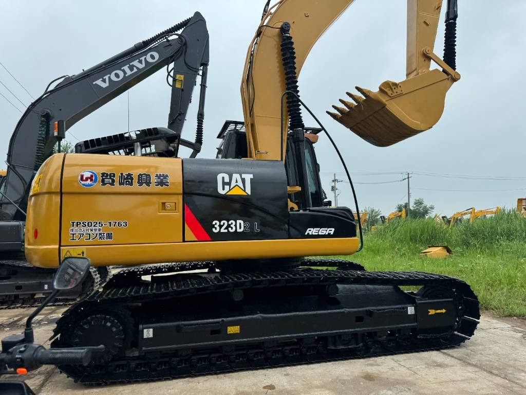 CAT 323D2  - حفارات زحافة: صور 1 CAT 323D2  - حفارات زحافة: صور 1