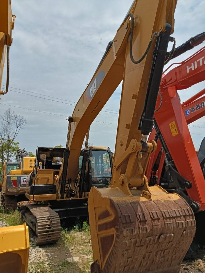 CAT 325 D - حفارات زحافة: صور 5 CAT 325 D - حفارات زحافة: صور 5