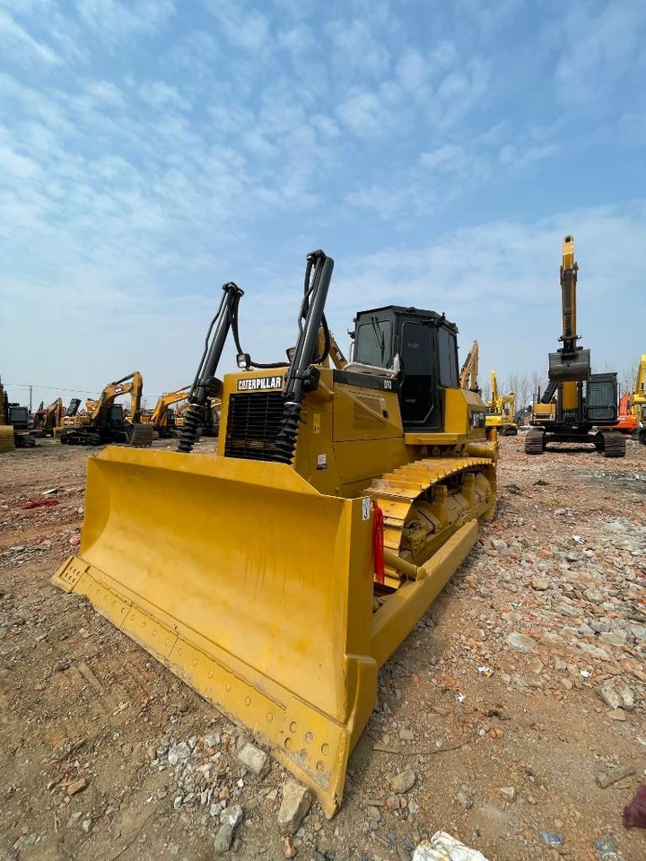 CAT D 7 G - حفارات زحافة: صور 5 CAT D 7 G - حفارات زحافة: صور 5