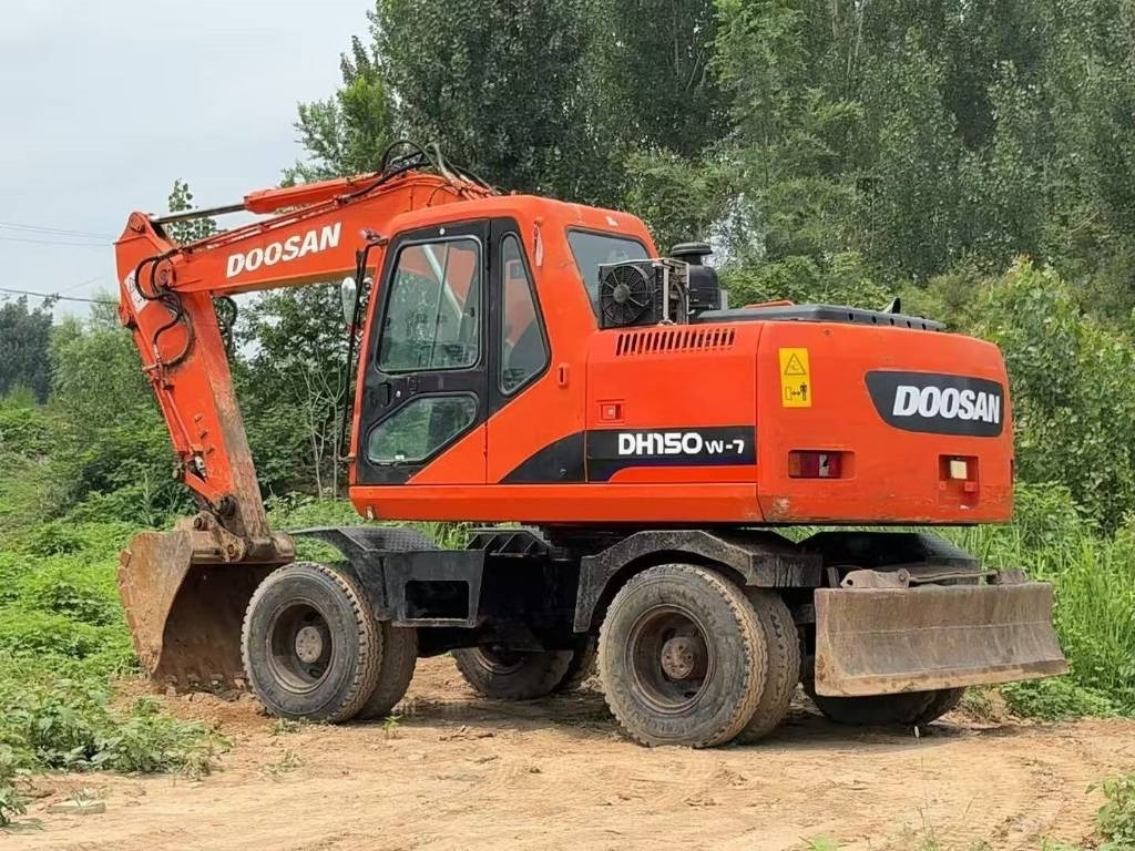 Doosan DH 150 W-7 - حفارة على عجلات: صور 4 Doosan DH 150 W-7 - حفارة على عجلات: صور 4