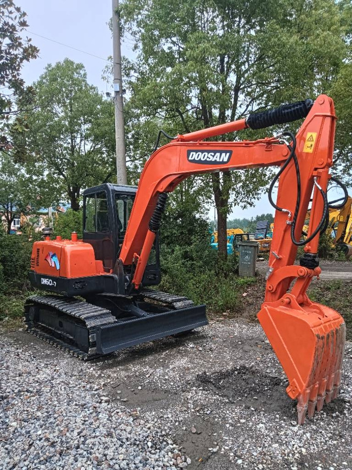 Doosan DH 60 - حفارات زحافة: صور 1 Doosan DH 60 - حفارات زحافة: صور 1