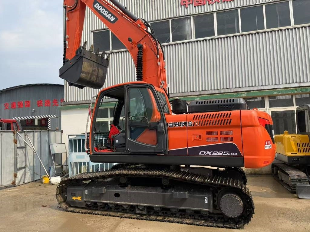Doosan DX 225 LCA - حفارات زحافة: صور 1 Doosan DX 225 LCA - حفارات زحافة: صور 1