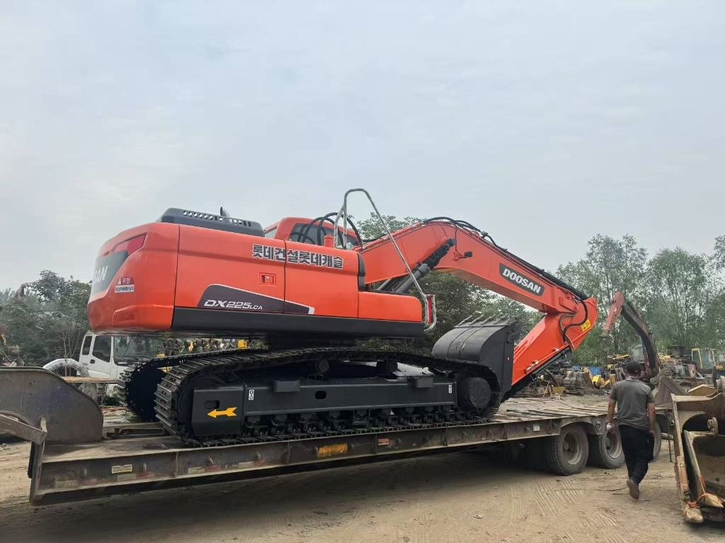 Doosan DX 225 LCA - حفارات زحافة: صور 5 Doosan DX 225 LCA - حفارات زحافة: صور 5