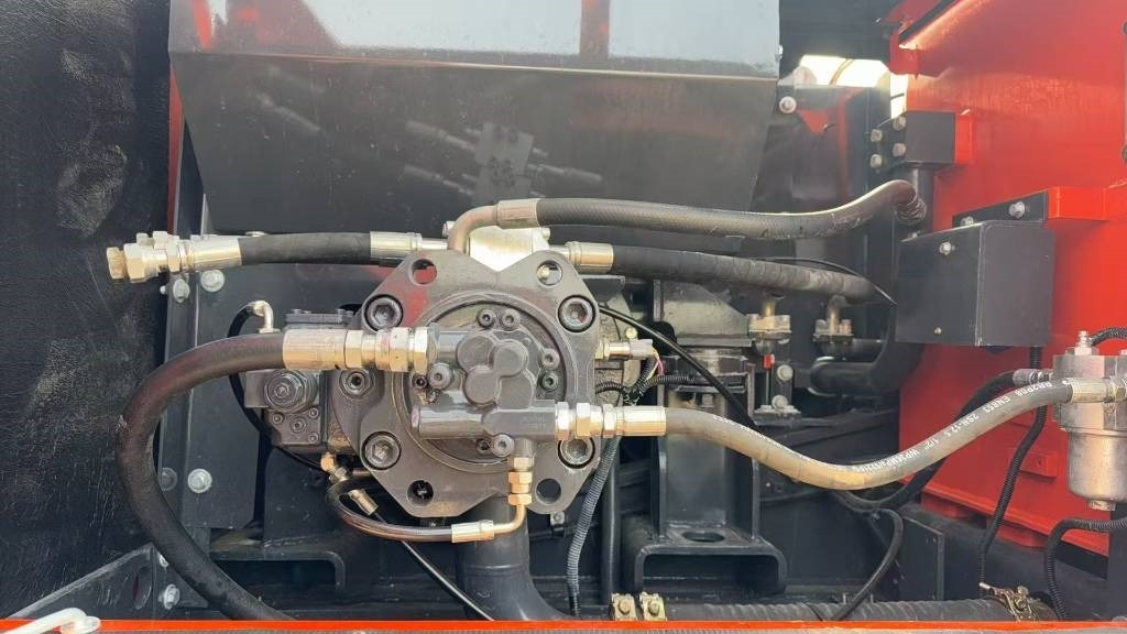 Doosan DX 225 LC - حفارات زحافة: صور 4 Doosan DX 225 LC - حفارات زحافة: صور 4