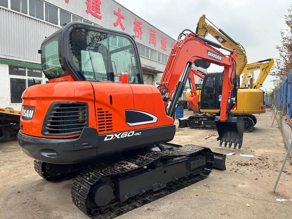 Doosan DX 60 - حفارة مصغرة: صور 1 Doosan DX 60 - حفارة مصغرة: صور 1