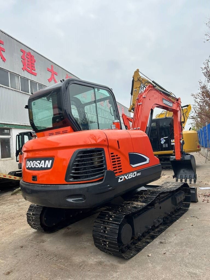 Doosan DX 60 - حفارة مصغرة: صور 5 Doosan DX 60 - حفارة مصغرة: صور 5